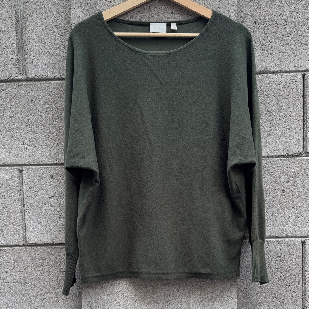 Cyrus Forest Green Olive Green Long Sleeve Sweater cozy size large